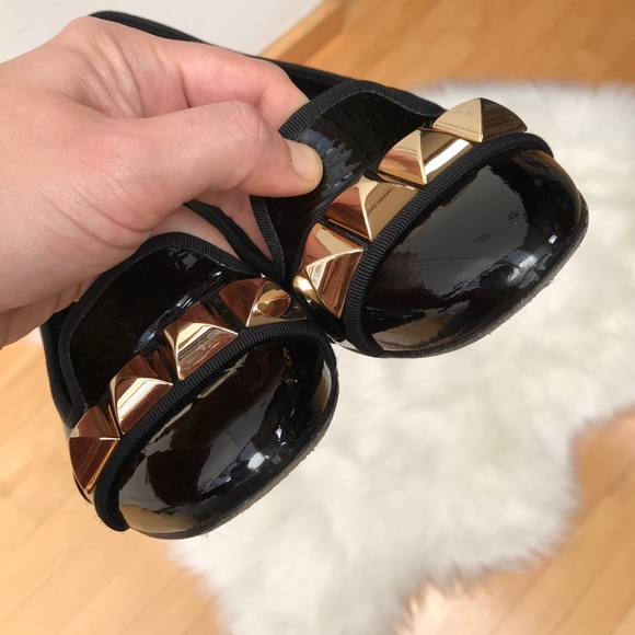 TORY BURCH Black Patent Leather Studded  Pumps - Picture 8 of 8